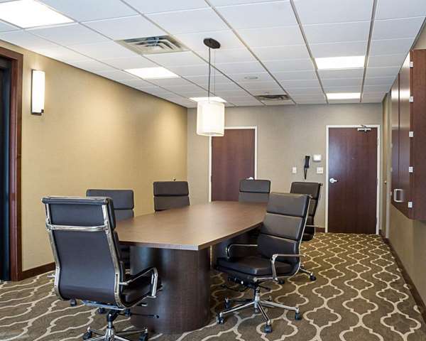  - Comfort Suites Fargo - I-94, Exit 348