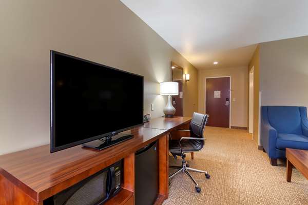 Suite - Comfort Inn & Suites Mandan - I-94, Exit 152