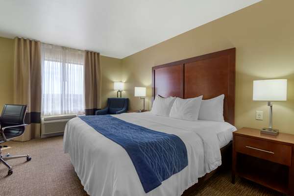 - Comfort Inn & Suites Mandan - I-94, Exit 152