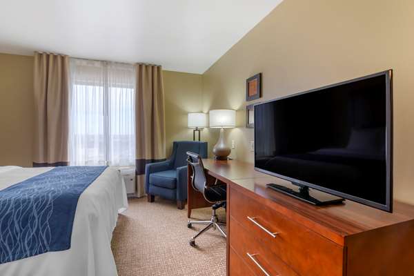  - Comfort Inn & Suites Mandan - I-94, Exit 152