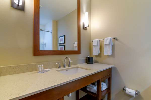  - Comfort Inn & Suites Mandan - I-94, Exit 152