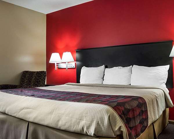  - Econo Lodge Jamestown - I-94, Exit 258