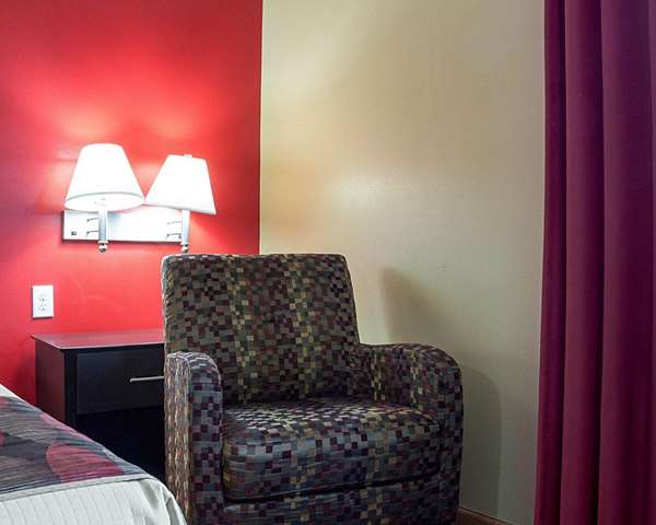  - Econo Lodge Jamestown - I-94, Exit 258