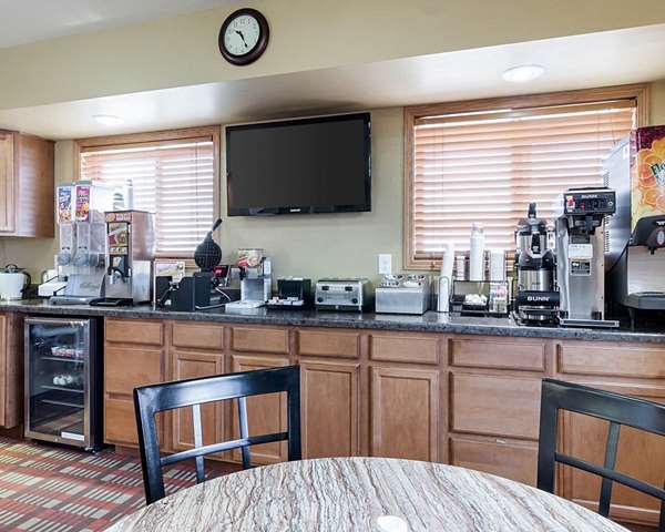 Amenities - Econo Lodge Jamestown - I-94, Exit 258