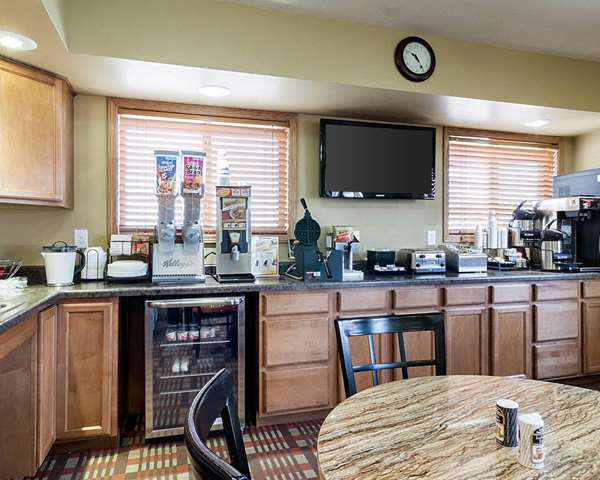 Amenities - Econo Lodge Jamestown - I-94, Exit 258