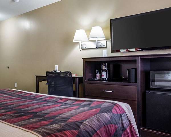  - Econo Lodge Jamestown - I-94, Exit 258