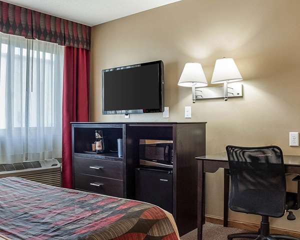  - Econo Lodge Jamestown - I-94, Exit 258