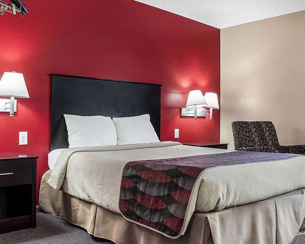  - Econo Lodge Jamestown - I-94, Exit 258