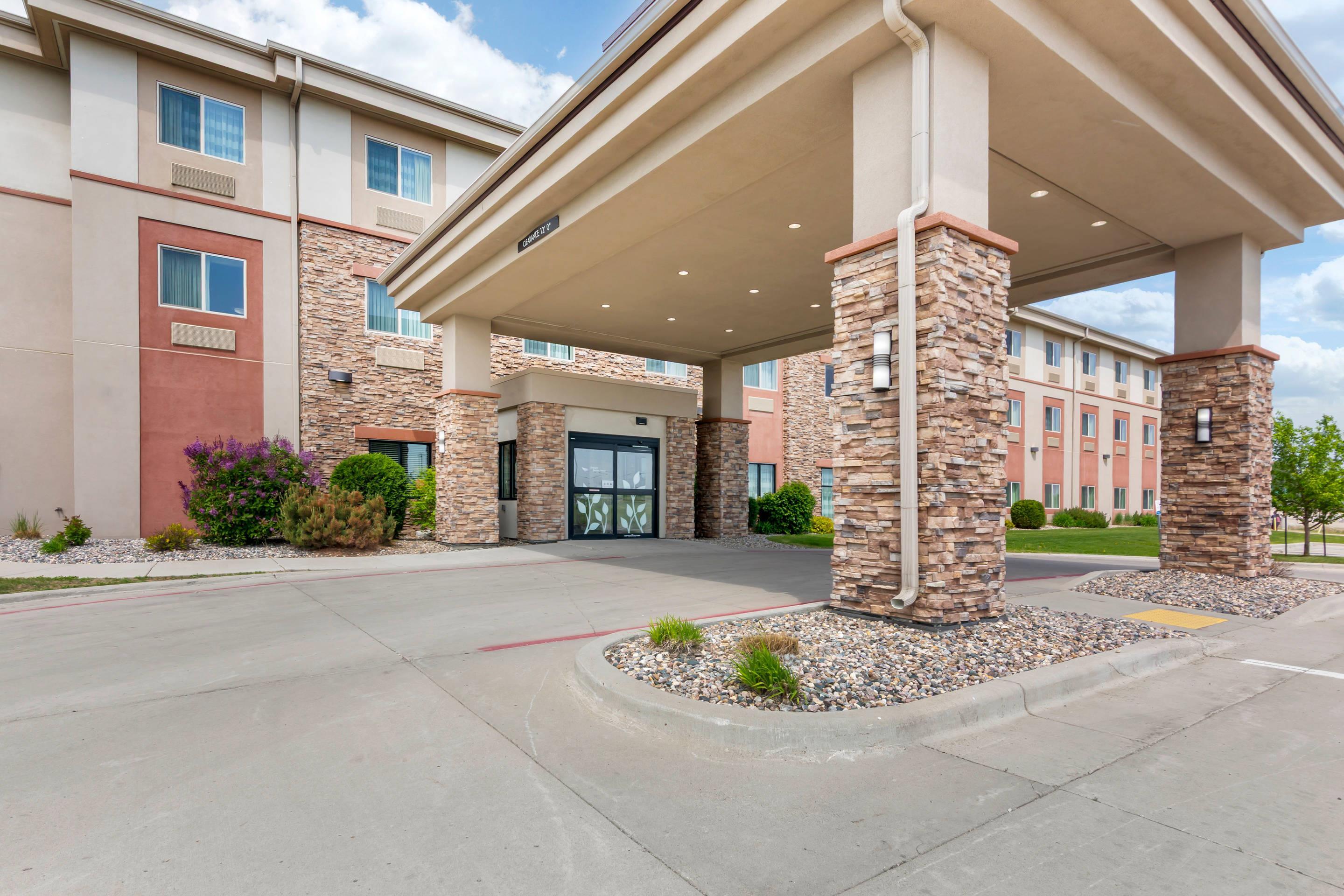 Hotel exterior | Sleep Inn & Suites Devils Lake