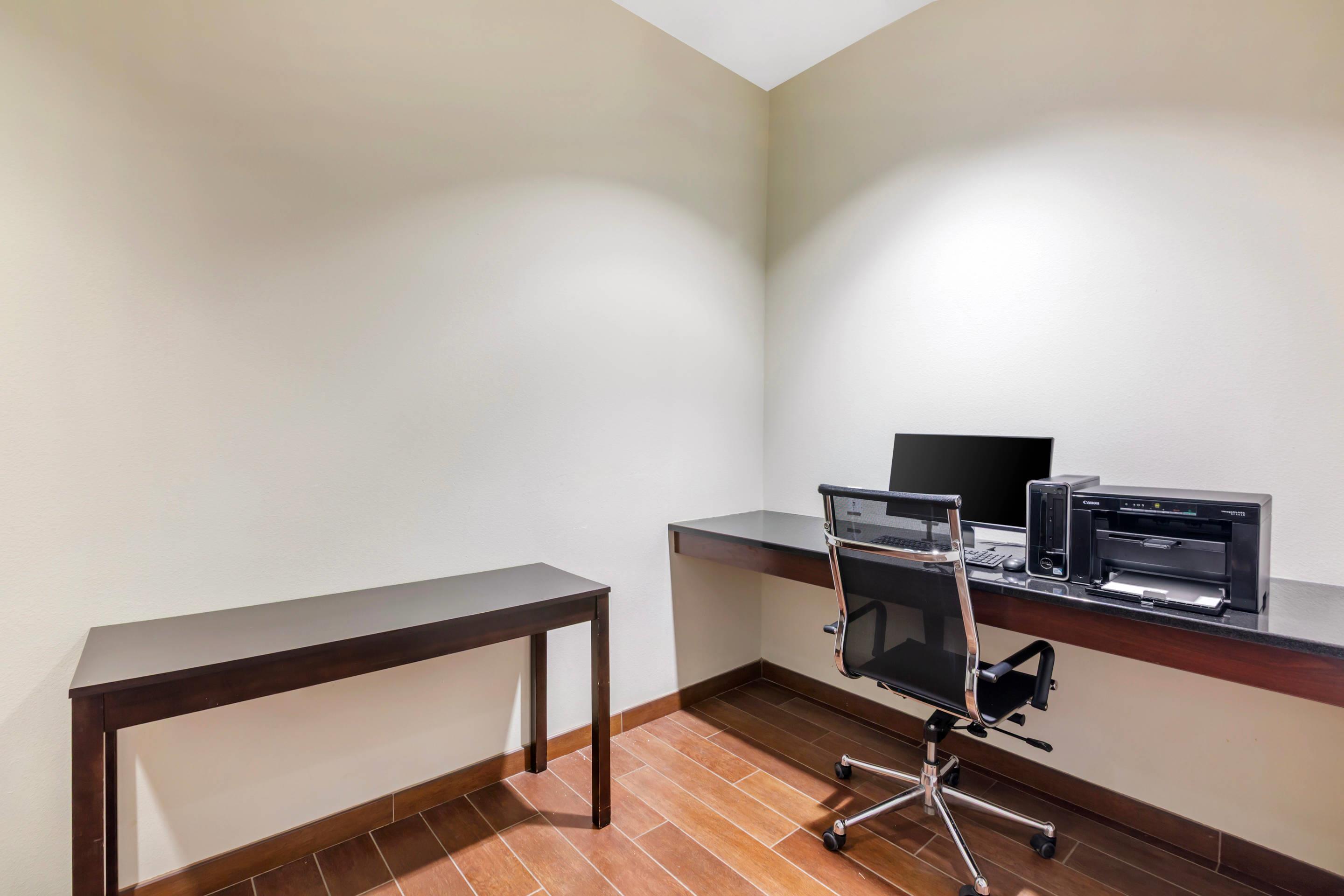 Business center | Sleep Inn & Suites Devils Lake