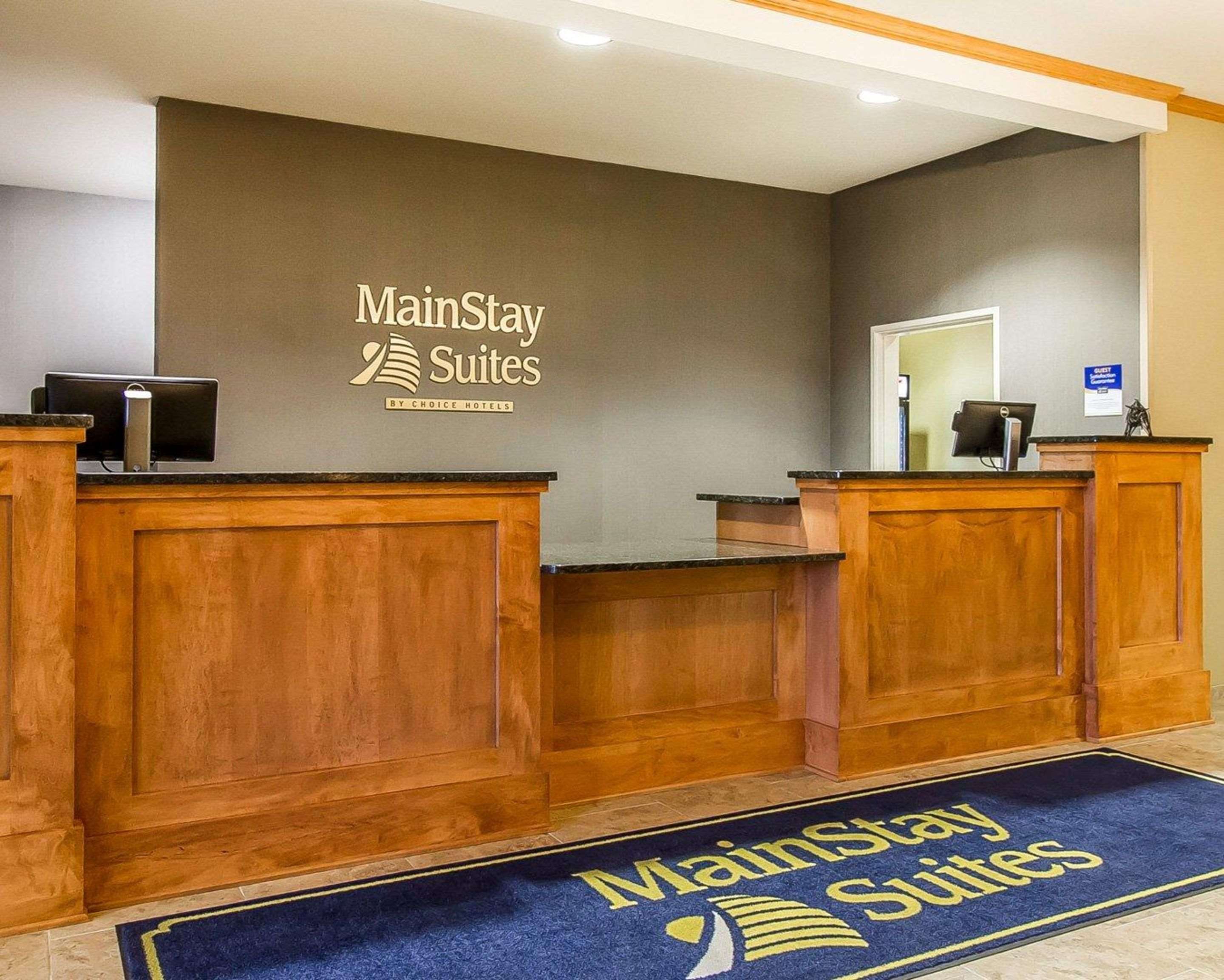Front desk | MainStay Suites Stanley