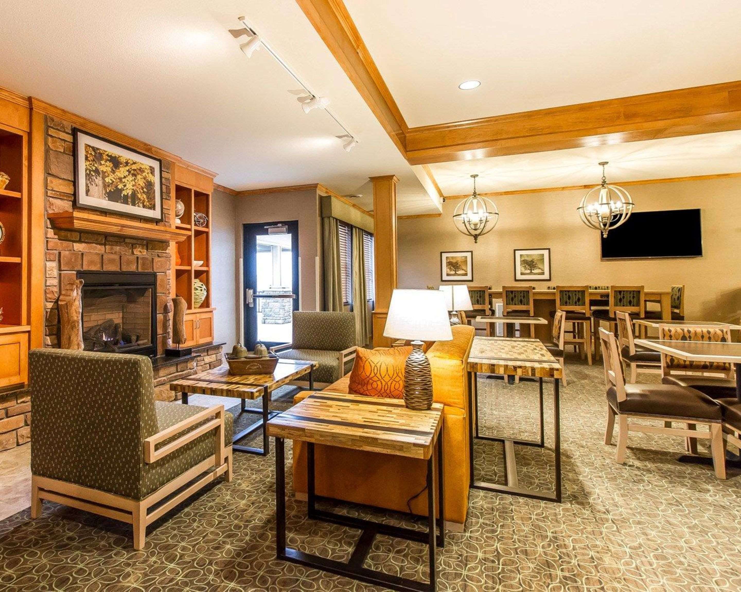Lobby with sitting area | MainStay Suites Stanley