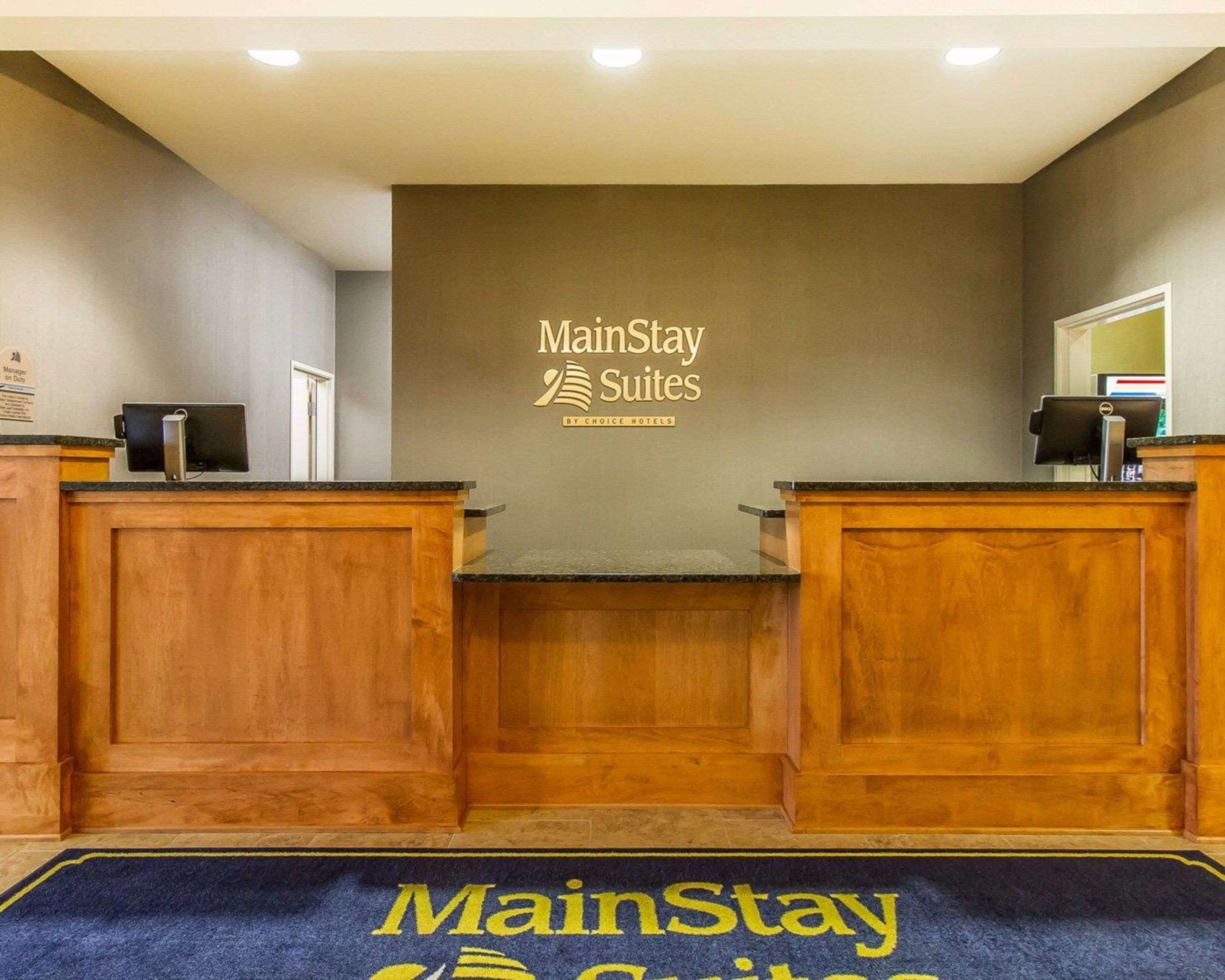 Front desk | MainStay Suites Stanley