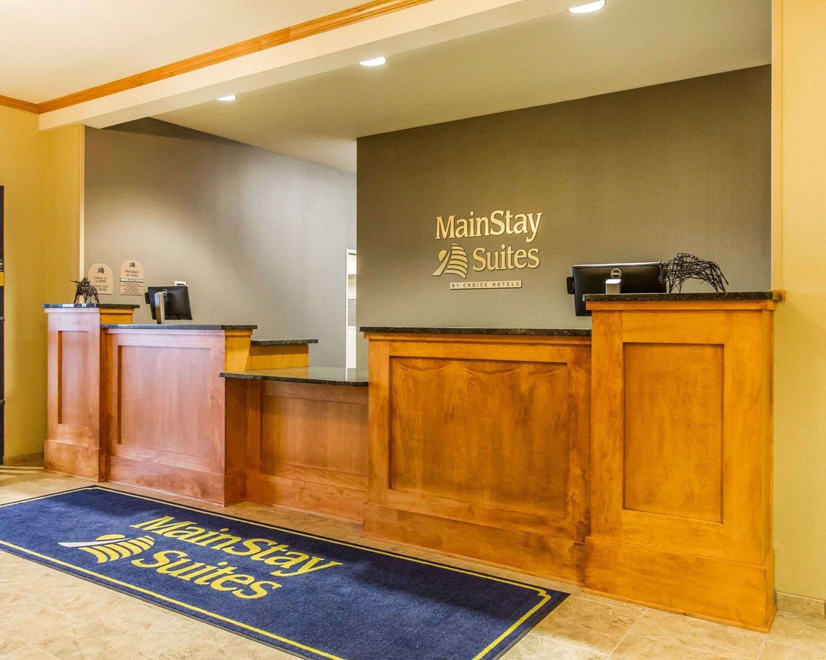 Front desk | MainStay Suites Stanley