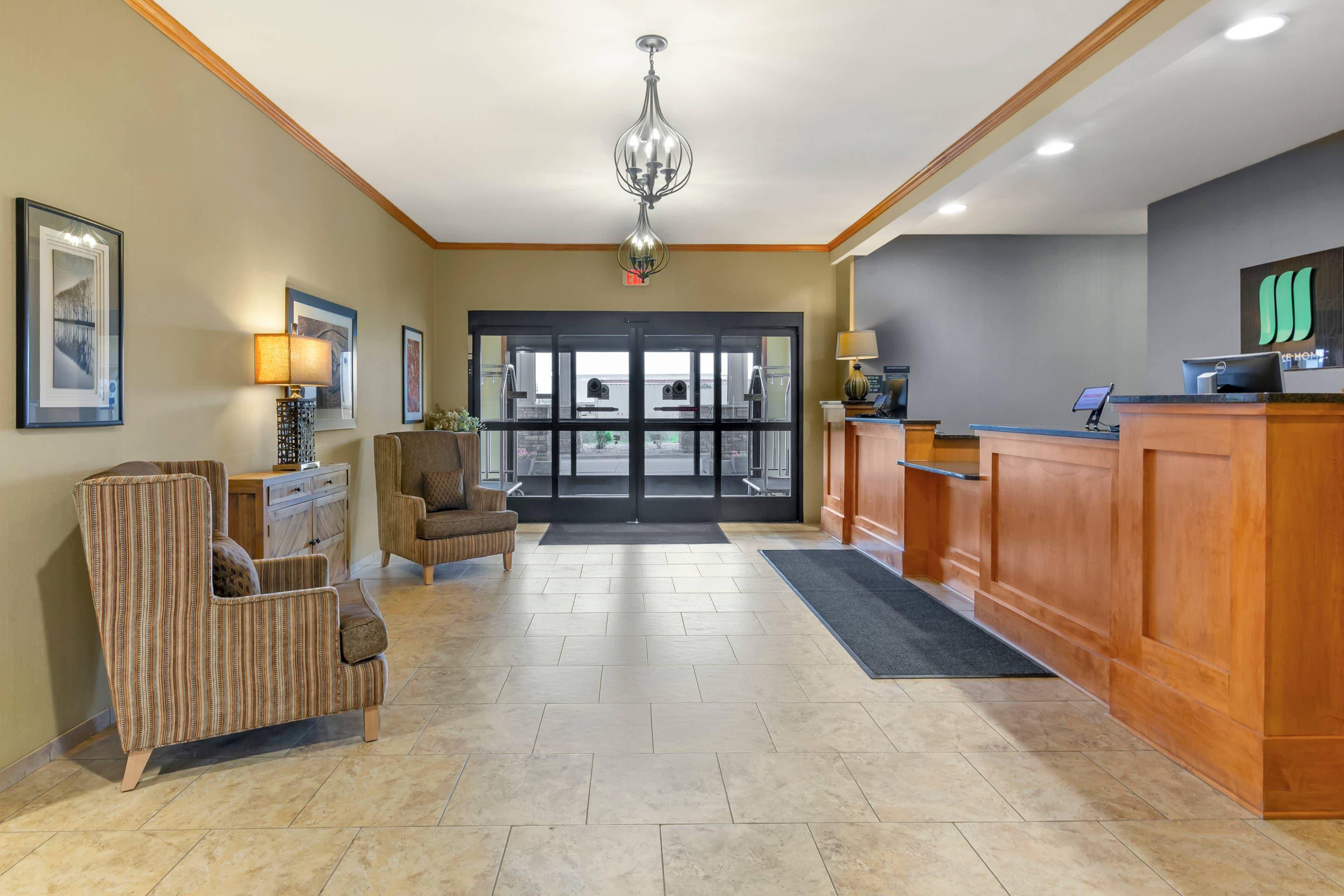 Hotel lobby | MainStay Suites Stanley