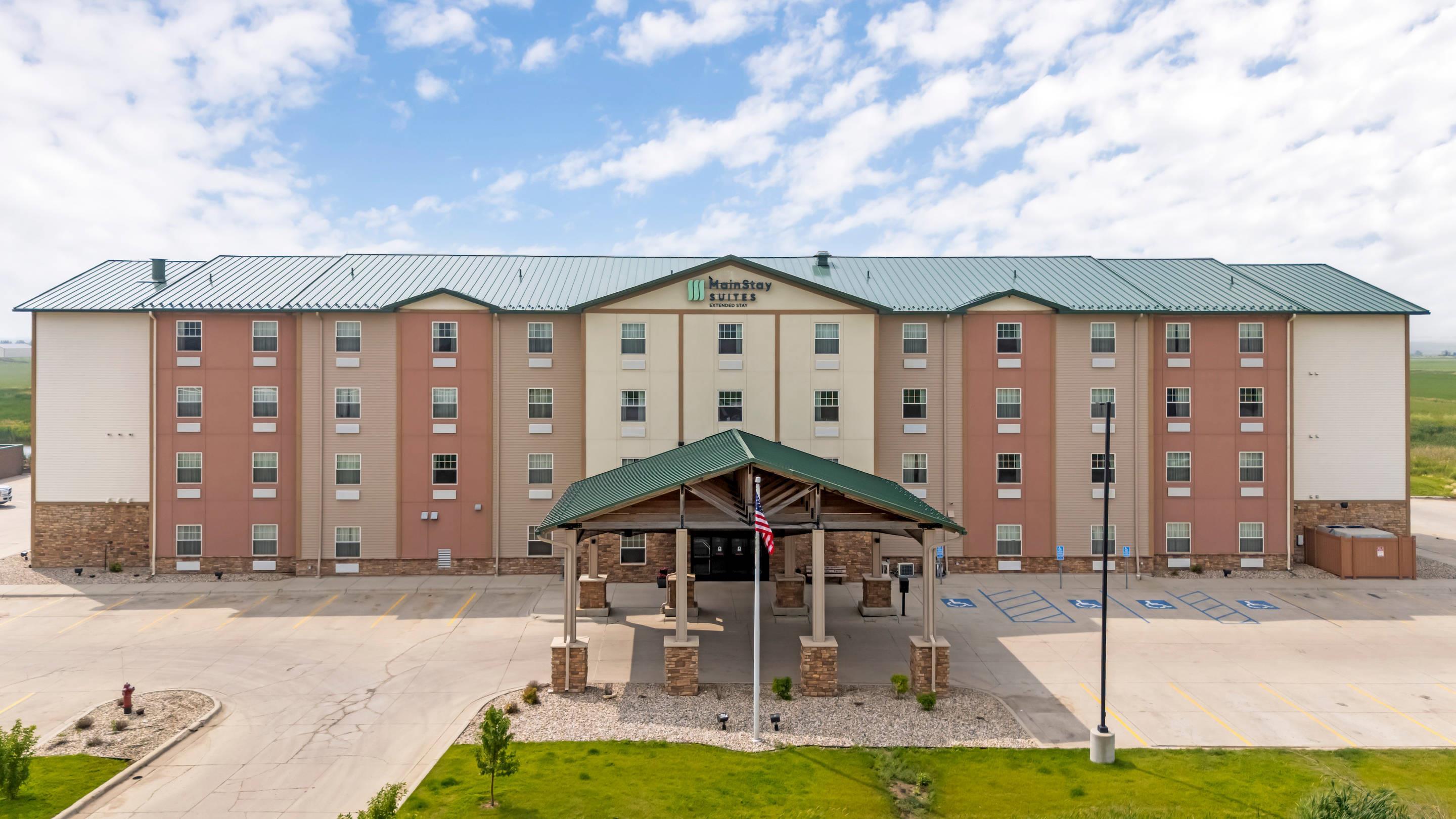 Hotel exterior | MainStay Suites Stanley