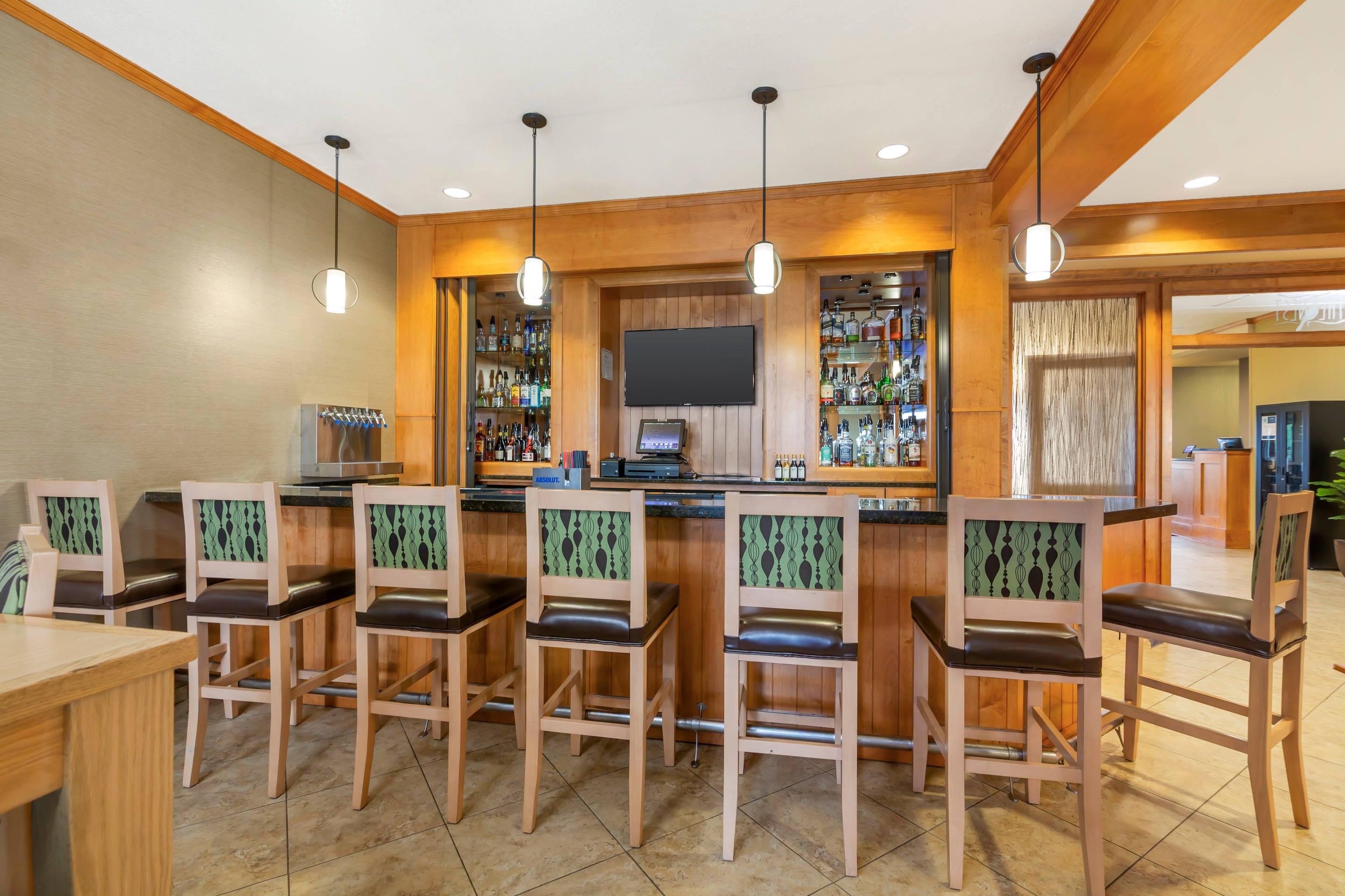 Bar | MainStay Suites Stanley