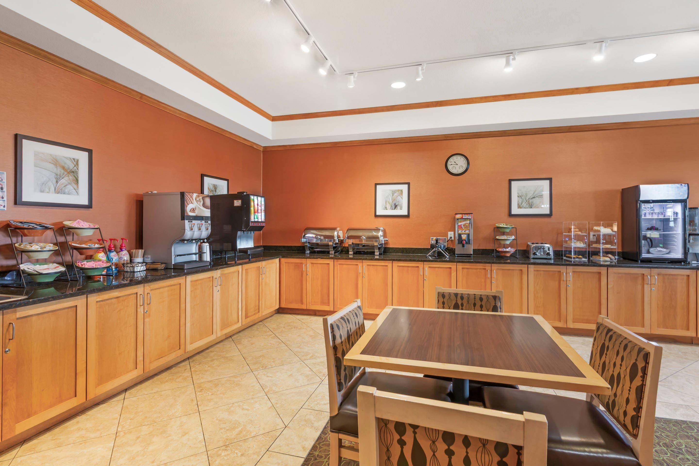 Breakfast area | MainStay Suites Stanley