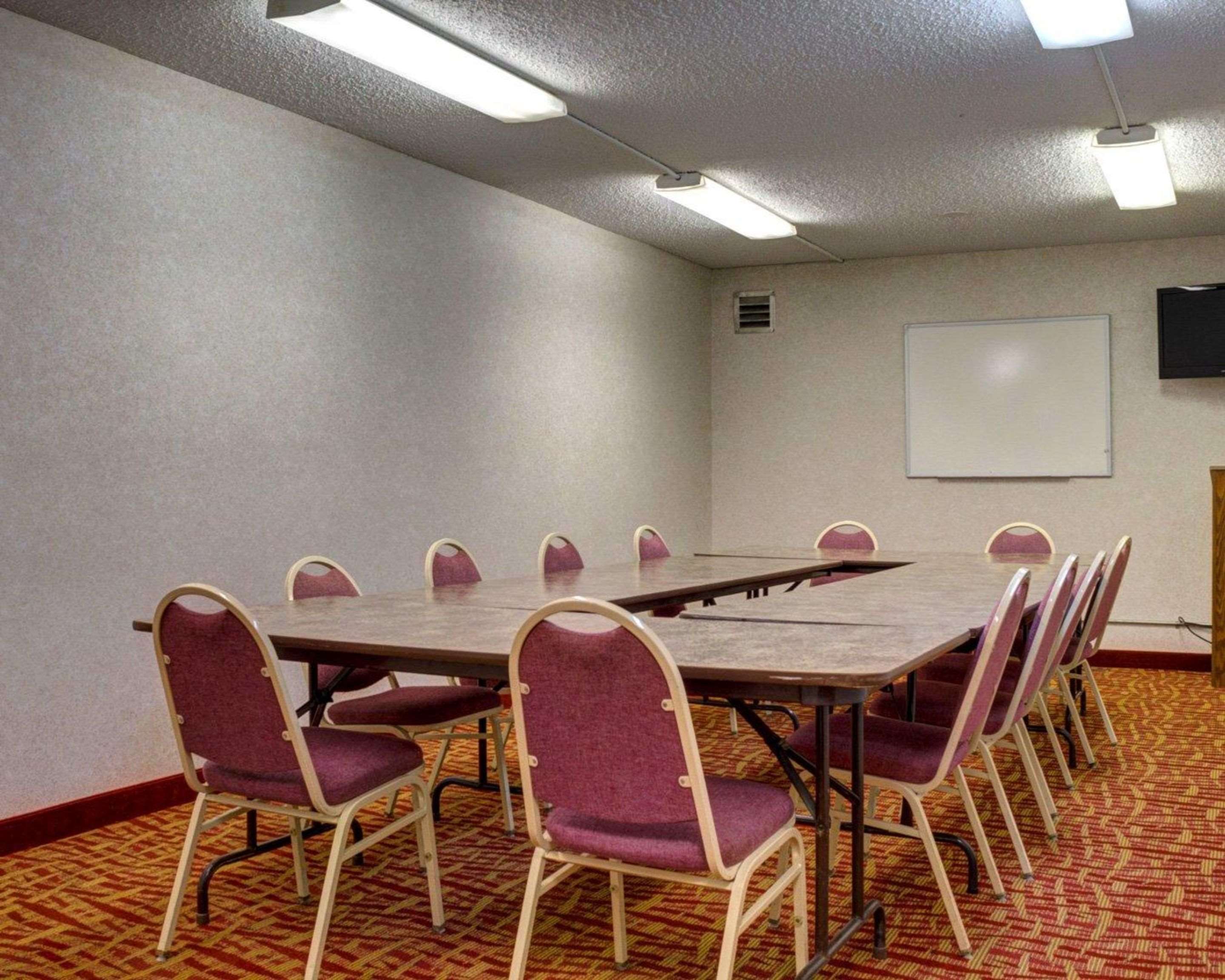Meeting room | Rodeway Inn Columbia Mall Loop