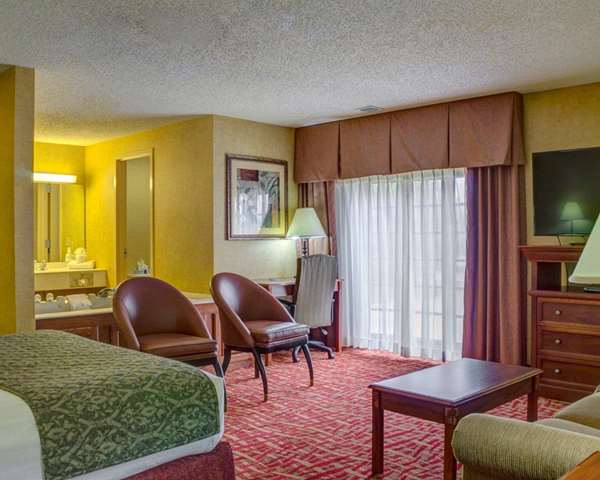 Suite - Rodeway Inn Grand Forks