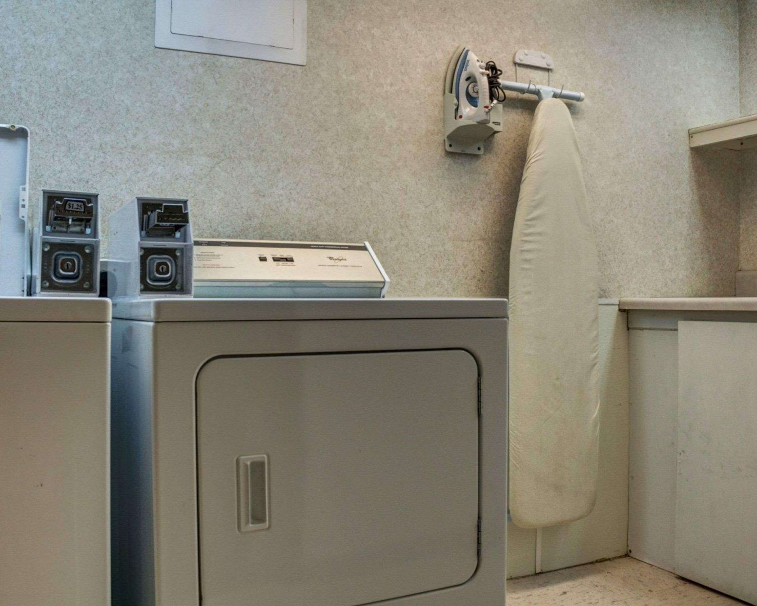 Guest laundry facilities | Rodeway Inn Columbia Mall Loop