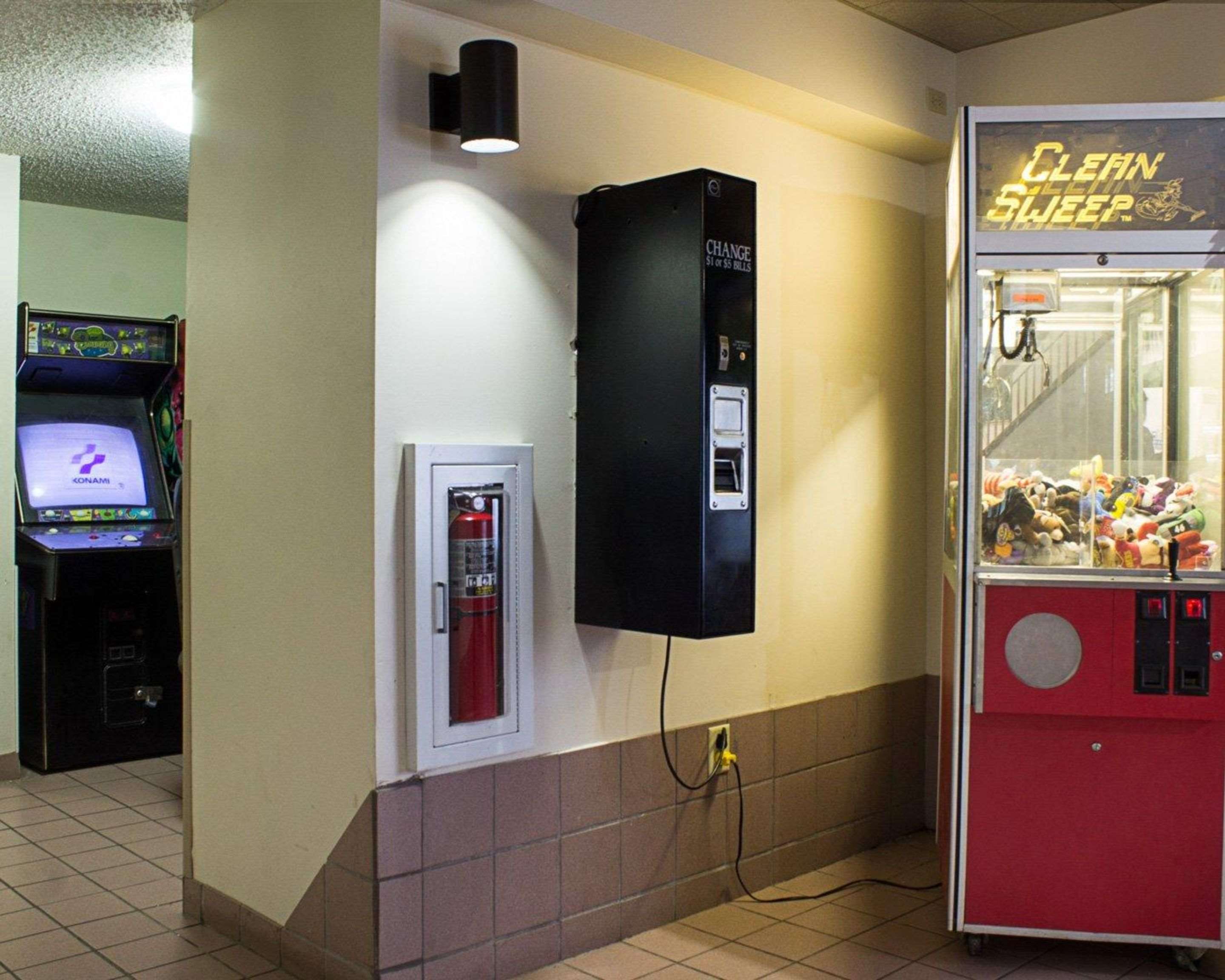 Game room | Rodeway Inn Columbia Mall Loop