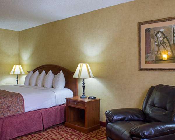  - Rodeway Inn Grand Forks