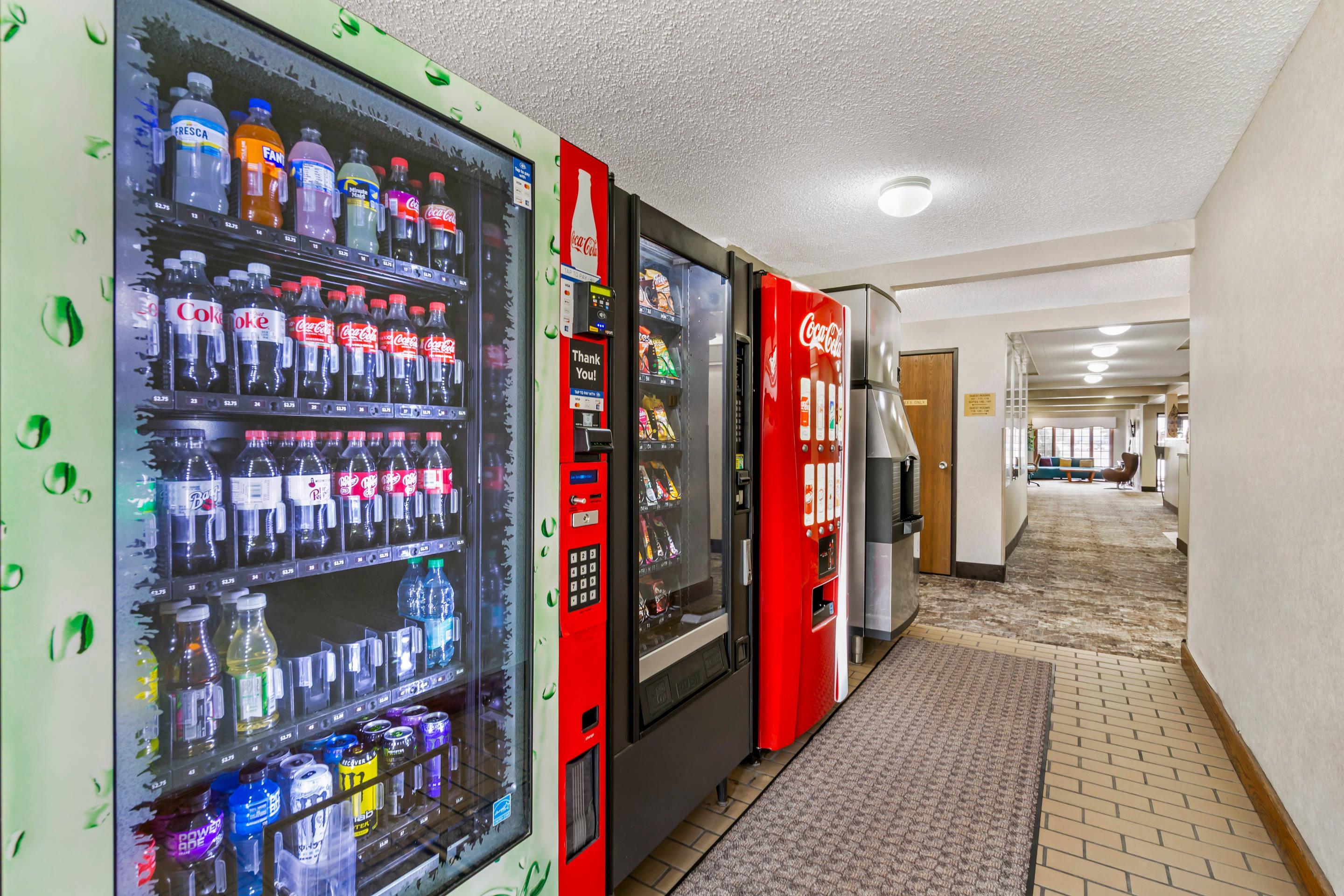 Hotel vending area | Rodeway Inn Columbia Mall Loop
