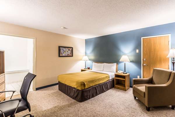  - Econo Lodge Valley City - I-94, Exit 292