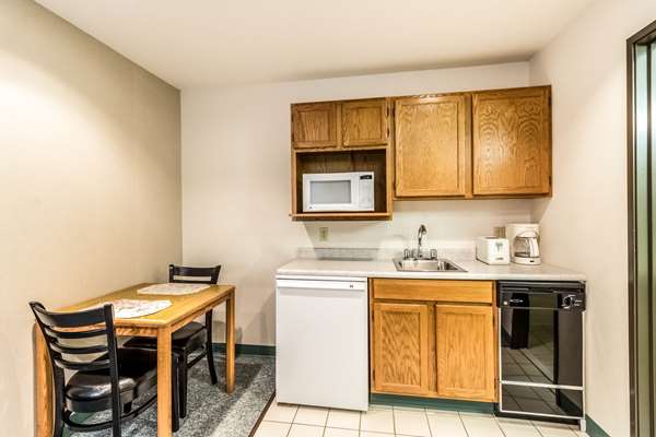  - Econo Lodge Valley City - I-94, Exit 292