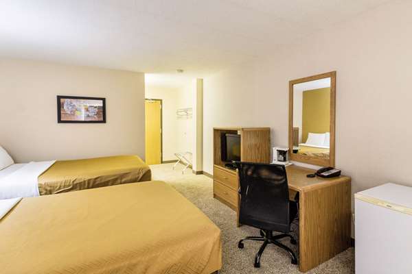  - Econo Lodge Valley City - I-94, Exit 292