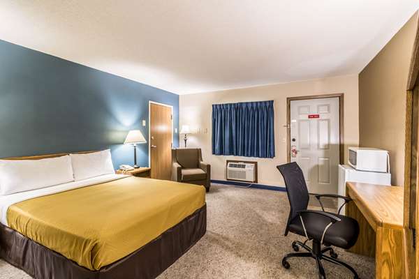  - Econo Lodge Valley City - I-94, Exit 292
