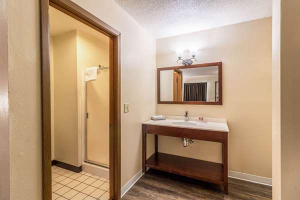  - Econo Lodge Valley City - I-94, Exit 292