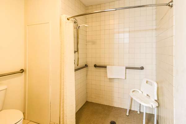  - Econo Lodge Valley City - I-94, Exit 292