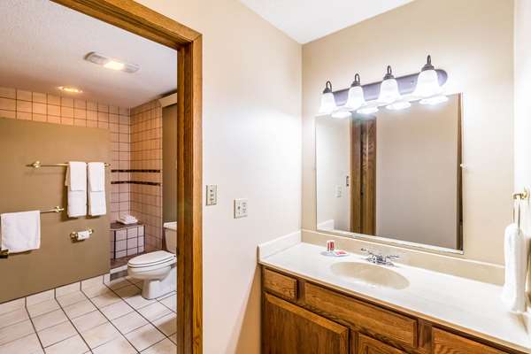  - Econo Lodge Valley City - I-94, Exit 292