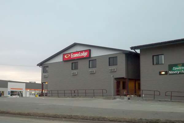 Exterior view - Econo Lodge Valley City - I-94, Exit 292
