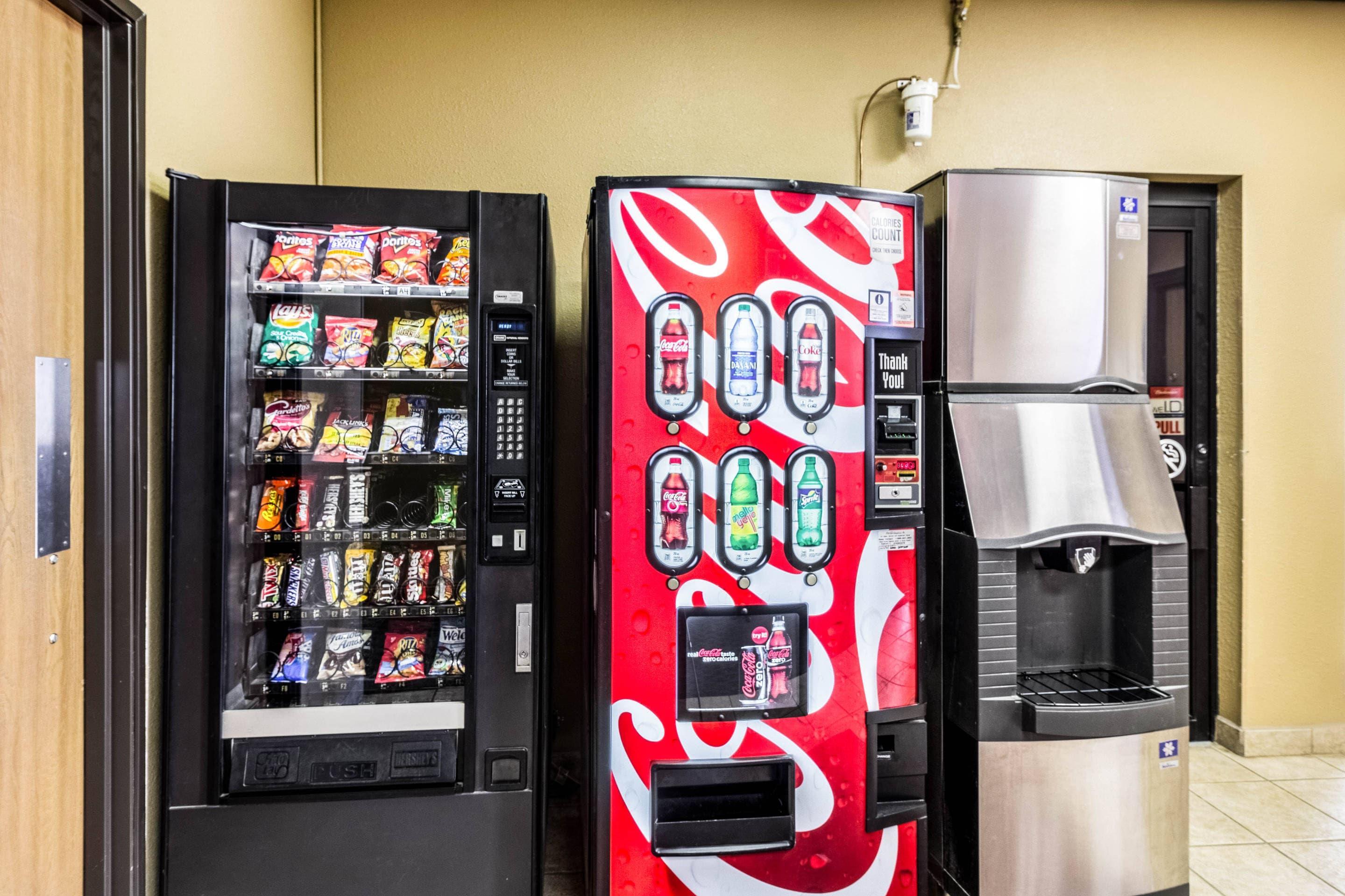 Hotel vending area | Econo Lodge