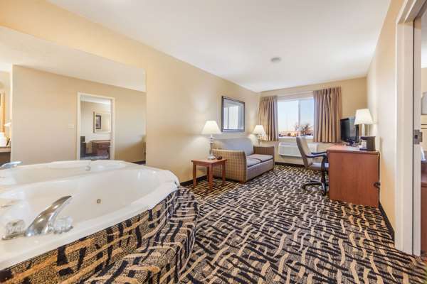 Suite - Rodeway Inn Cozad - I-80, Exit 222