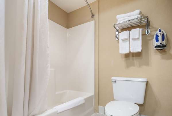  - Rodeway Inn Cozad - I-80, Exit 222