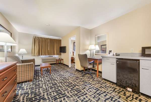 Suite - Rodeway Inn Cozad - I-80, Exit 222