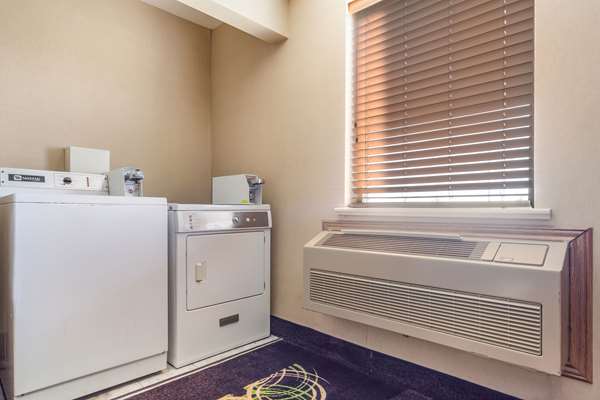 Amenities - Rodeway Inn Cozad - I-80, Exit 222