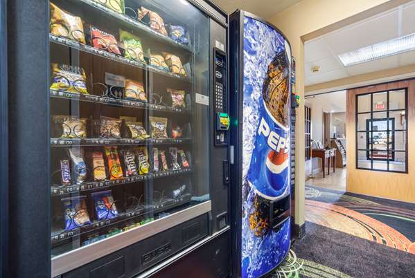  - Rodeway Inn Cozad - I-80, Exit 222