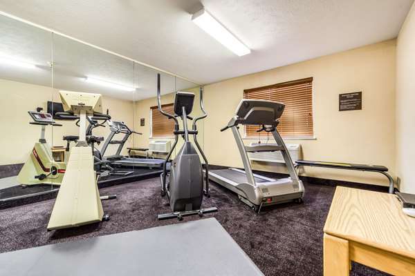Fitness/ Exercise Room - Rodeway Inn Cozad - I-80, Exit 222