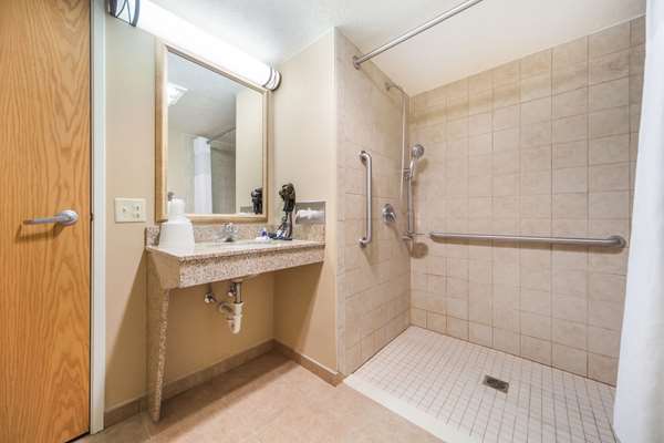  - Rodeway Inn Cozad - I-80, Exit 222