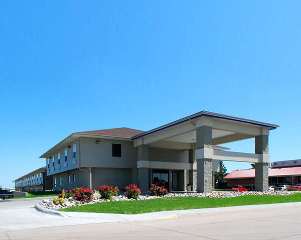Exterior view - Econo Lodge Inn & Suites Kearney
