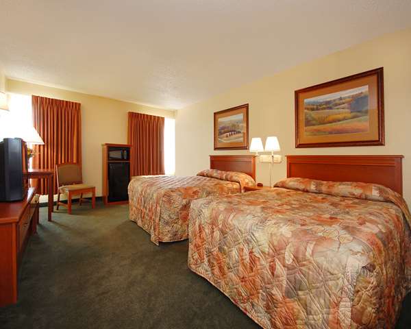 - Econo Lodge Inn & Suites Kearney