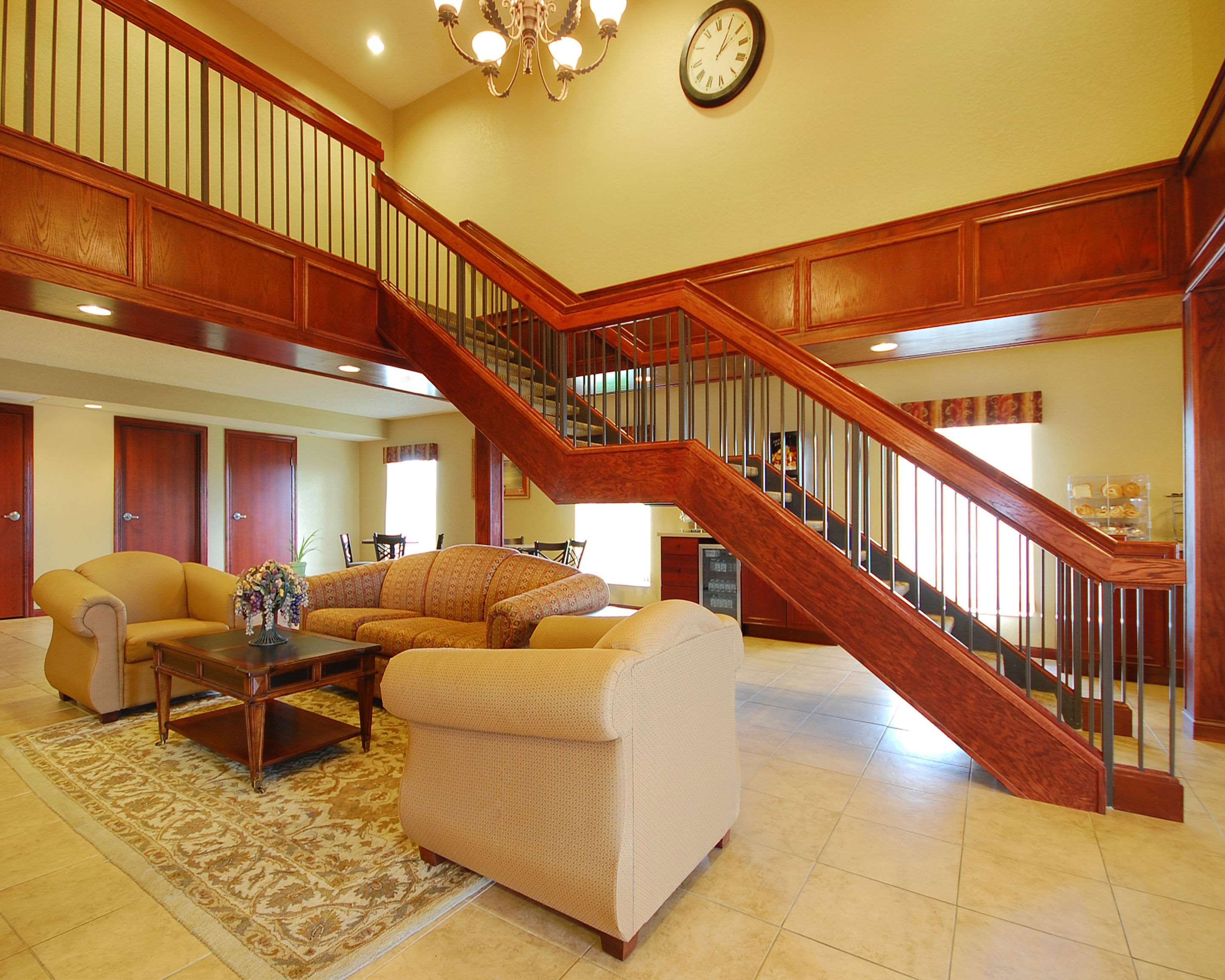 Hotel lobby | Econo Lodge Inn & Suites Kearney