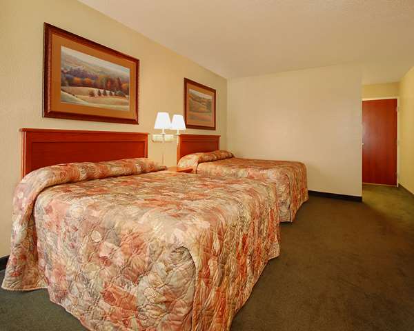  - Econo Lodge Inn & Suites Kearney