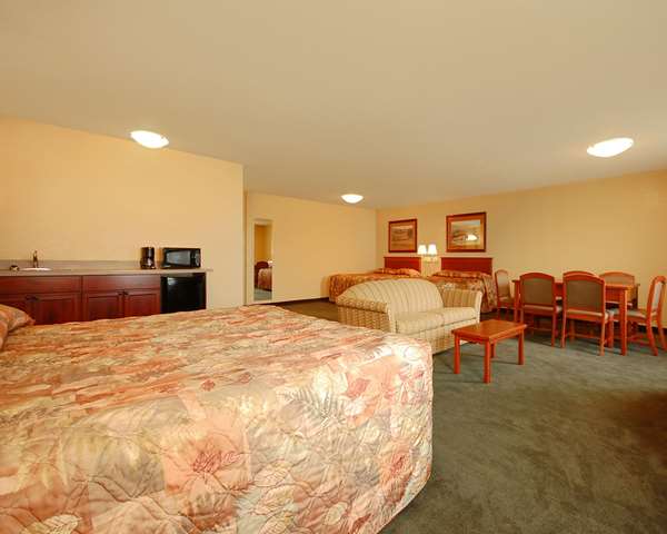 Suite - Econo Lodge Inn & Suites Kearney