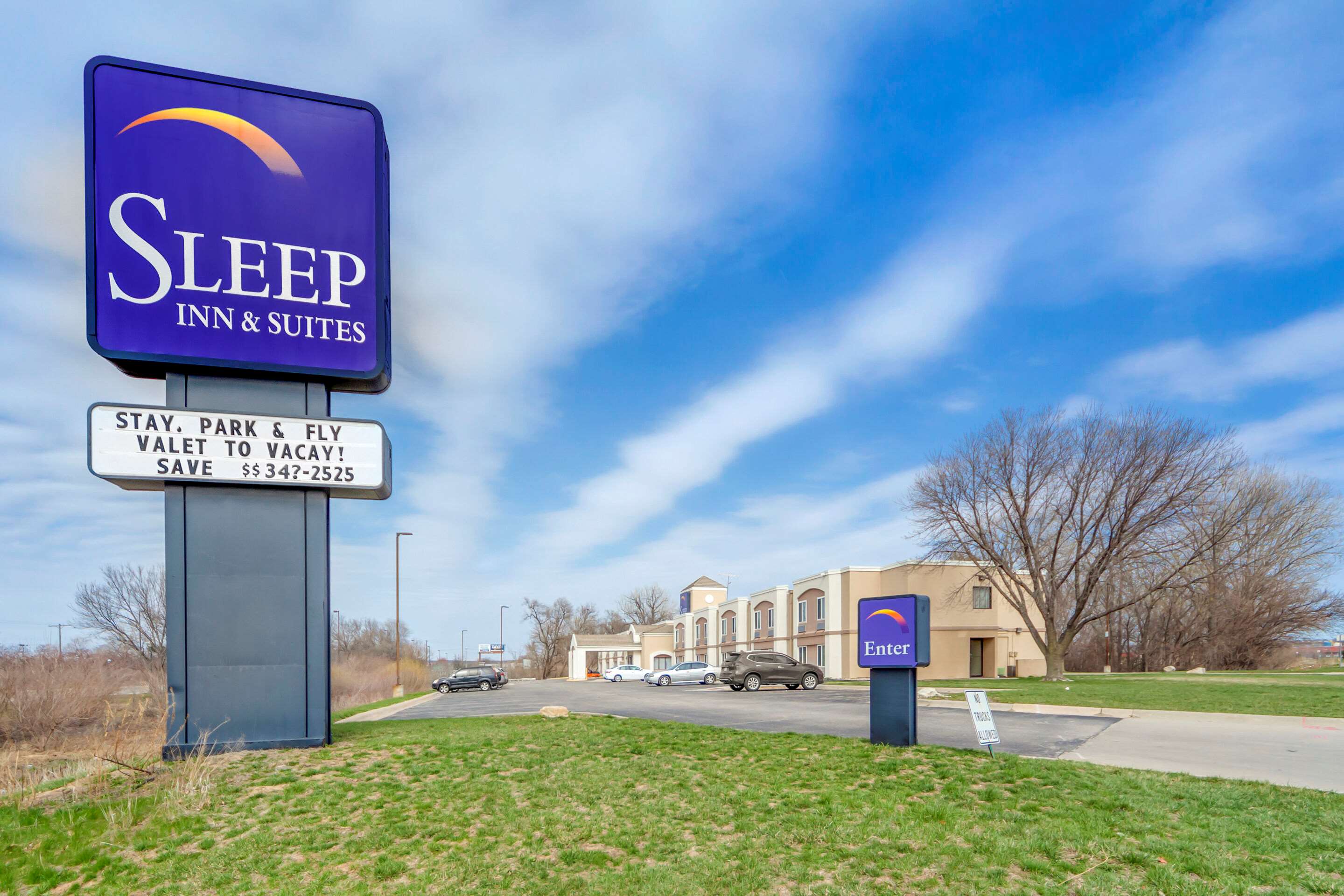 Hotel exterior | Sleep Inn & Suites Omaha Airport
